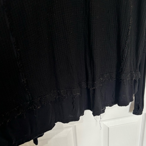 We the Free People Black Laguna oversized long sleeve shirt distressed used Med - Picture 8 of 8